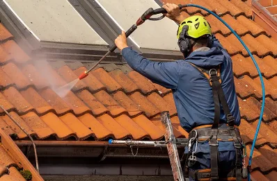 Démoussage et hydrofuge de toiture à Fajoles